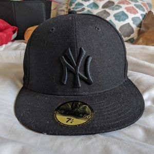 NY Yankees 59FIFTY Black Fitted Cap 7/14 - NEW